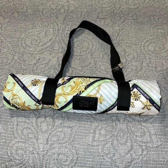 Victorias Secret Packable Blanket Nautical Beach Picnic Blanket Size 52X57 - Picture 4 of 14